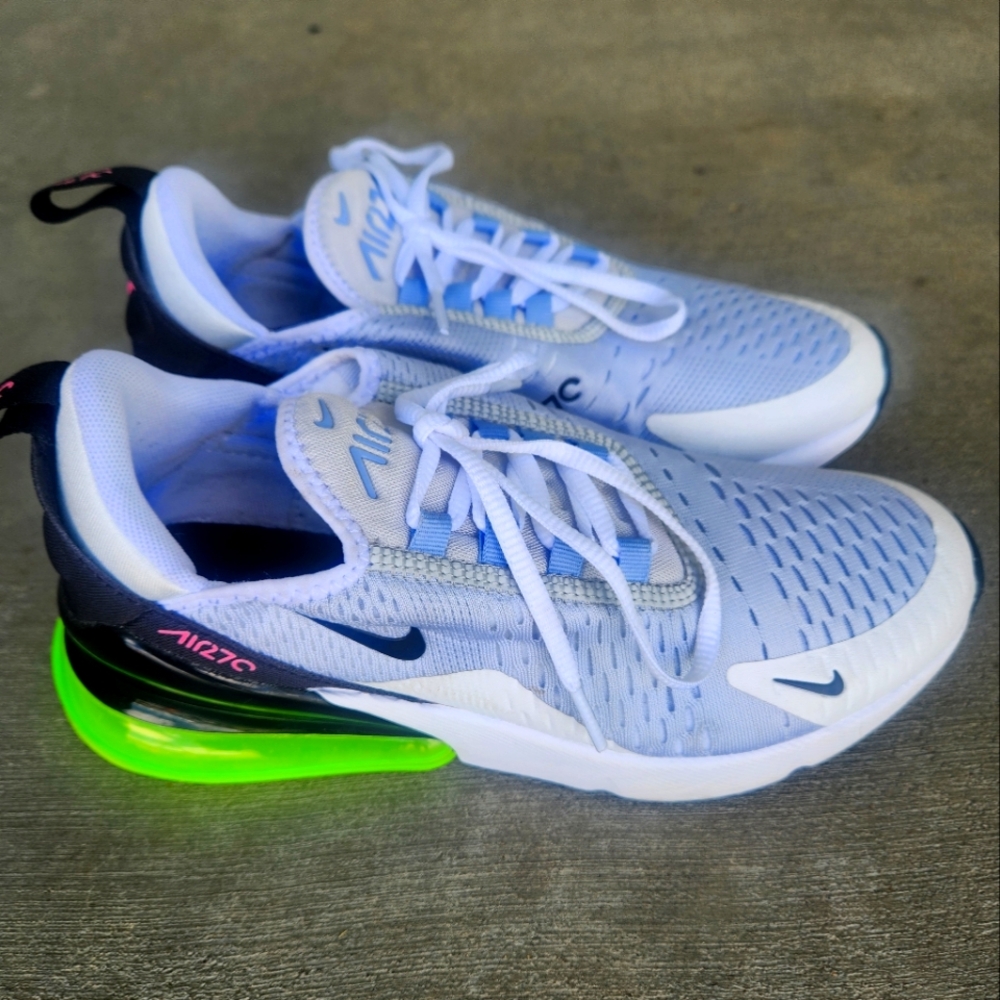 Womens size 7.5 Nike Air max
